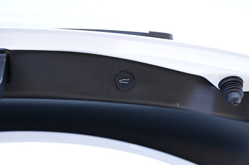 Tesla Model 3 bild 25