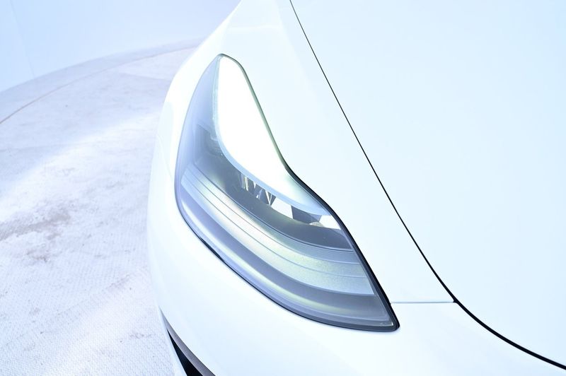 Tesla Model 3 bild 26
