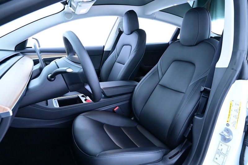 Tesla Model 3 bild 9