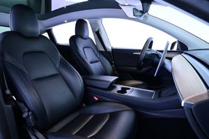 Tesla Model Y bild 12