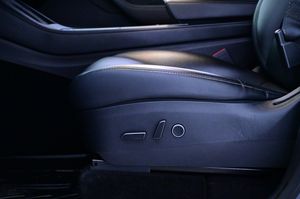 Tesla Model Y bild 11