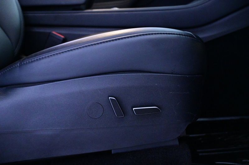 Tesla Model Y bild 13
