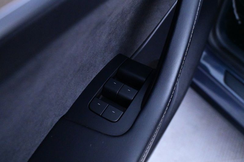 Tesla Model Y bild 10