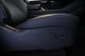Tesla Model Y bild 13