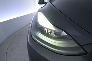 Tesla Model Y bild 26