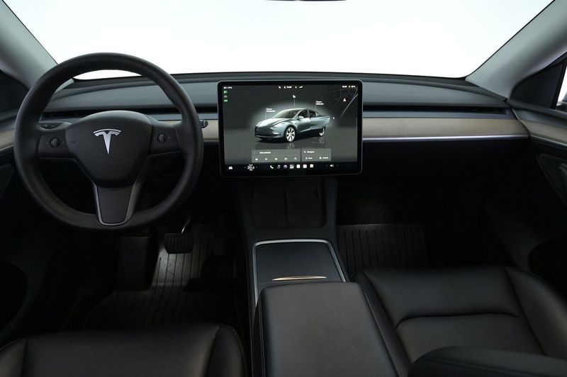 Tesla Model Y bild 6