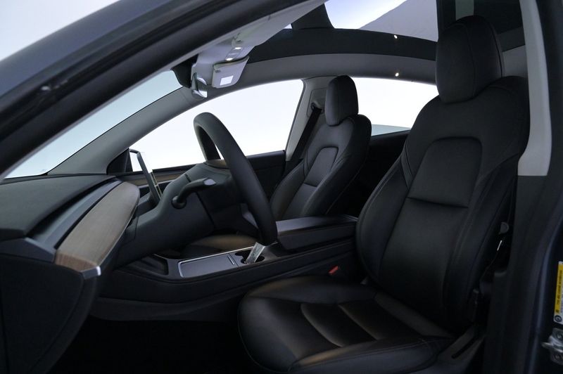 Tesla Model Y bild 9
