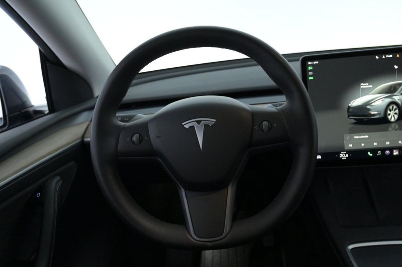 Tesla Model Y bild 7