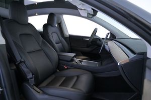 Tesla Model Y bild 12