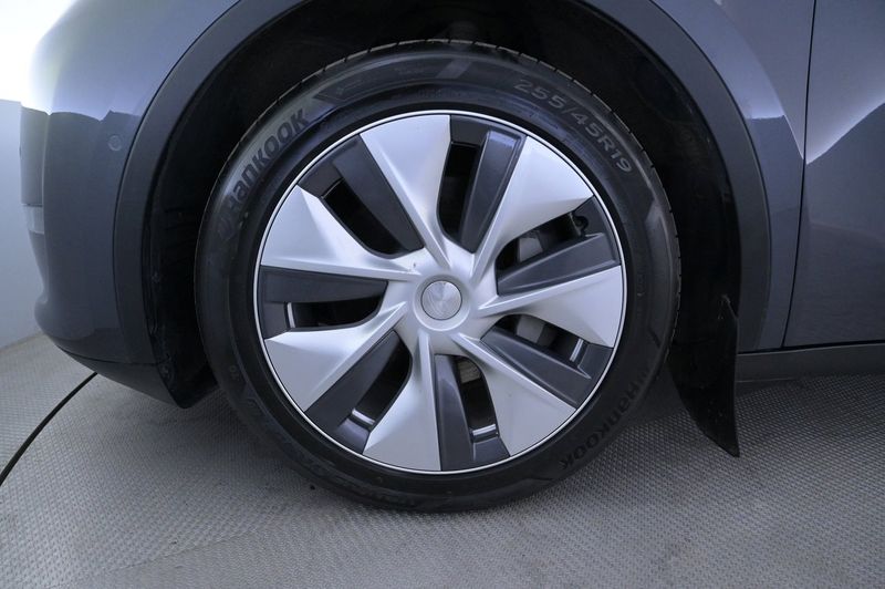 Tesla Model Y bild 27