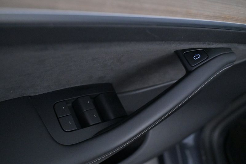 Tesla Model Y bild 10