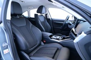 BMW i4 bild 14