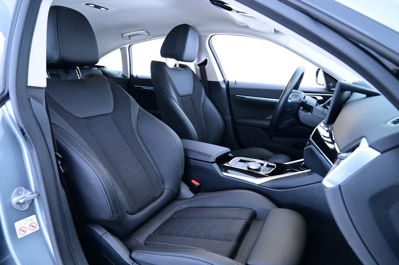 BMW i4 bild 14