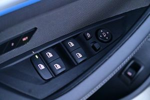 BMW i4 bild 11