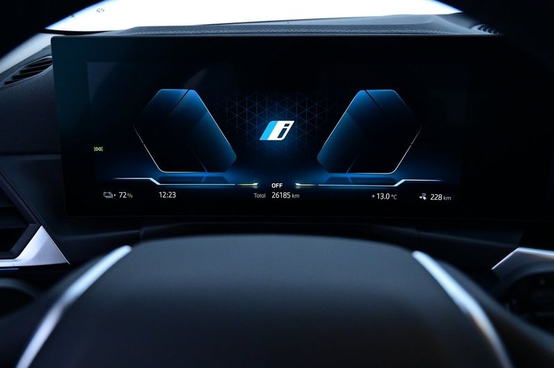 BMW i4 bild 9