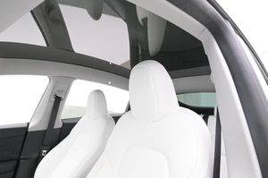 Tesla Model Y bild 19