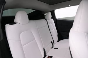 Tesla Model Y bild 20