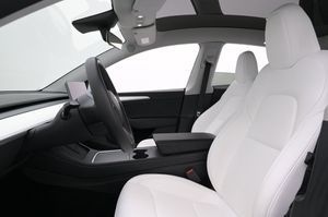 Tesla Model Y bild 8