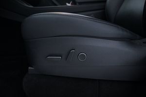 Tesla Model Y bild 11