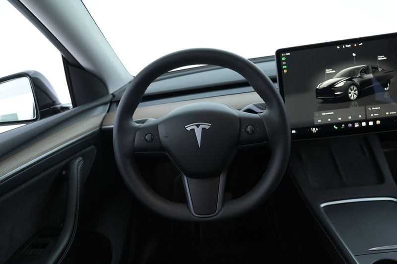 Tesla Model Y bild 7