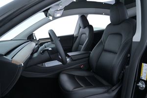 Tesla Model Y bild 9
