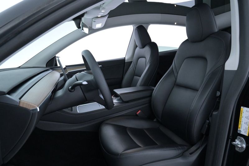 Tesla Model Y bild 9