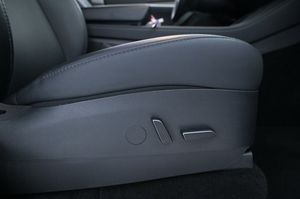 Tesla Model Y bild 13
