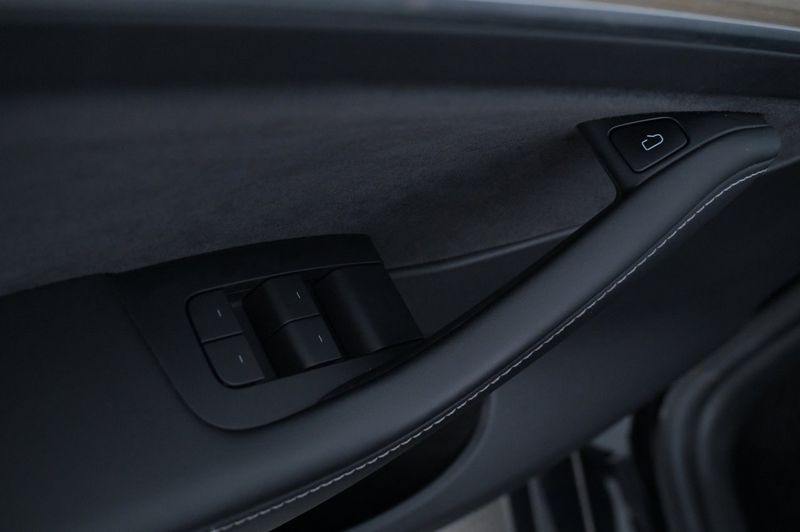 Tesla Model Y bild 10