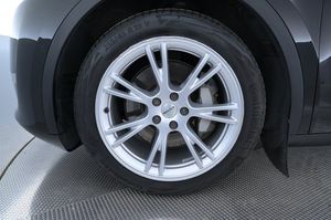 Tesla Model Y bild 27