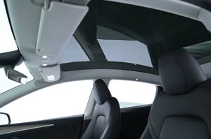Tesla Model Y bild 25