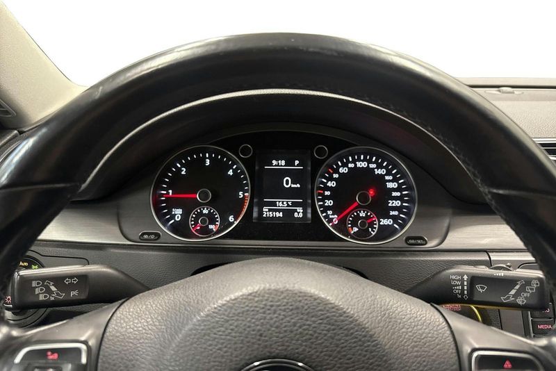 Volkswagen Passat bild 10