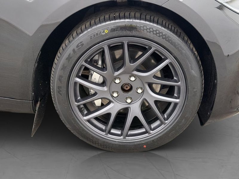 Tesla Model 3 bild 33