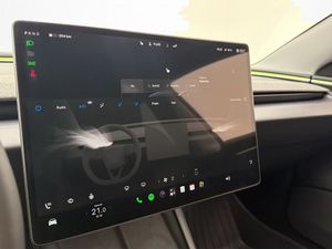 Tesla Model 3 bild 18