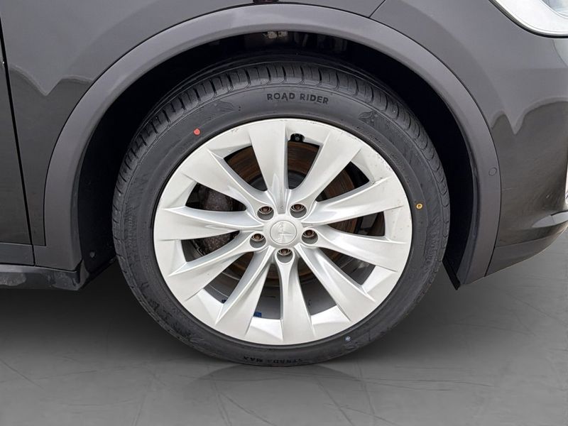 Tesla Model X bild 34