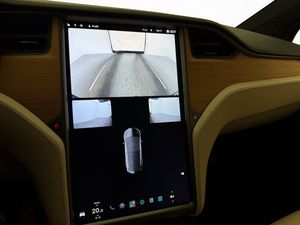 Tesla Model X bild 19