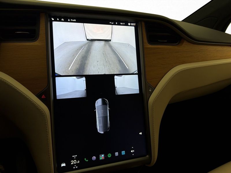 Tesla Model X bild 19
