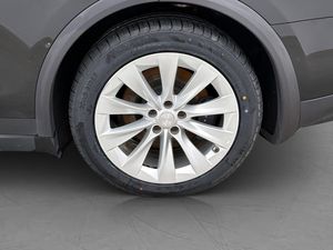 Tesla Model X bild 36
