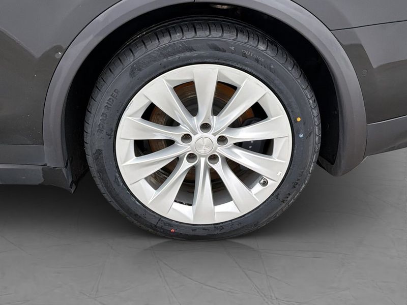 Tesla Model X bild 36