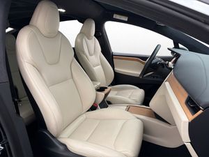 Tesla Model X bild 27
