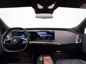 BMW iX bild 26