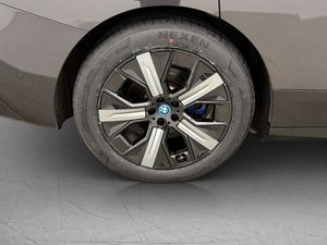 BMW iX bild 33