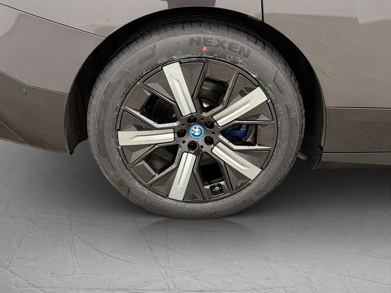 BMW iX bild 33