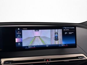 BMW iX bild 21