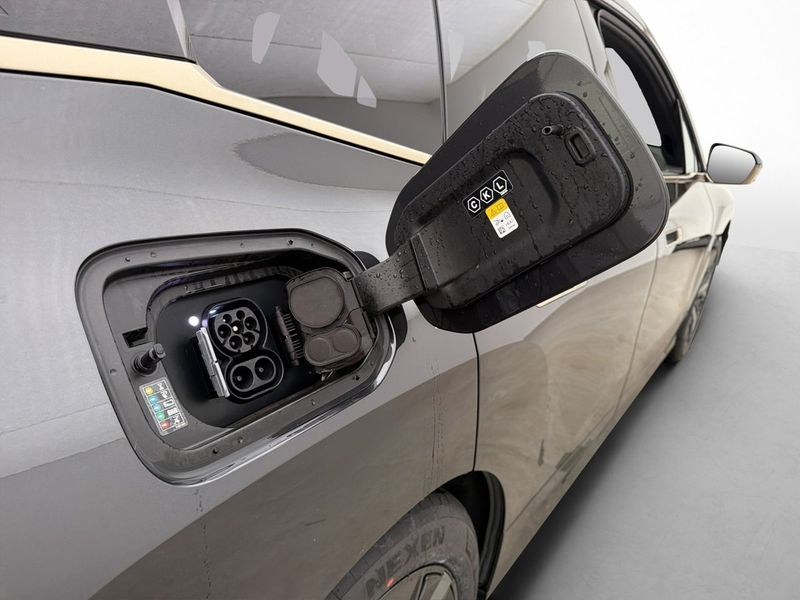 BMW iX bild 32