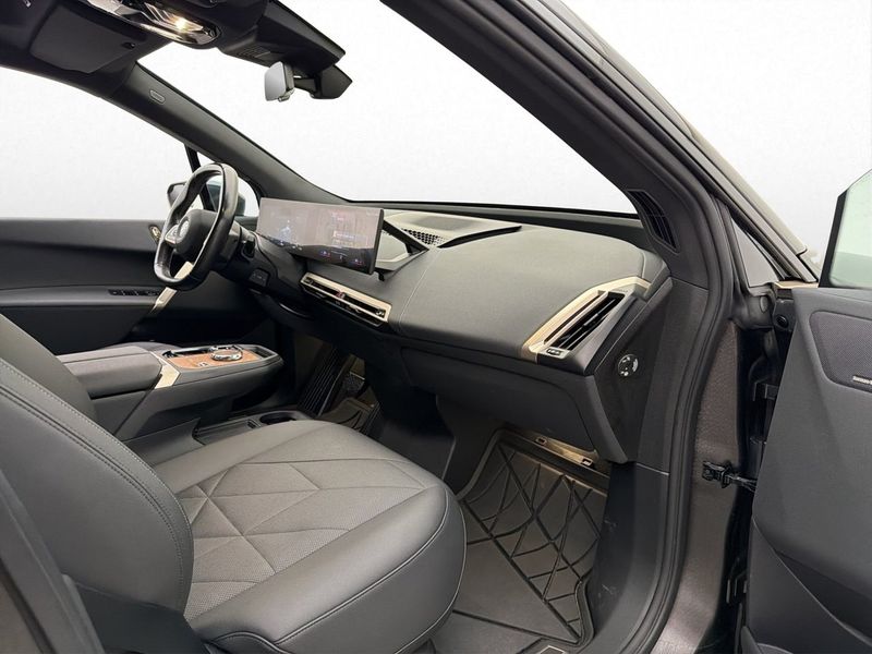 BMW iX bild 28