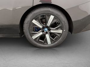BMW iX bild 35