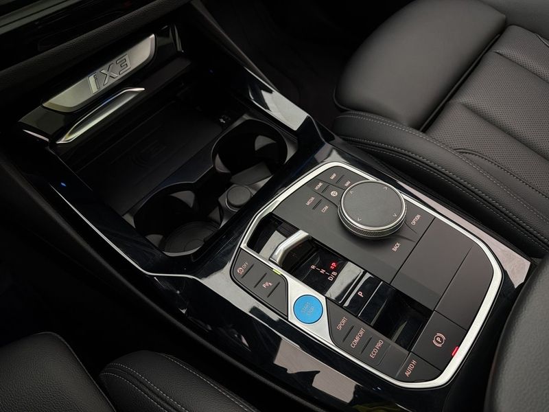 BMW iX3 bild 22