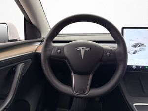 Tesla Model Y bild 14
