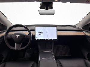 Tesla Model Y bild 26