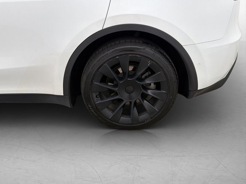 Tesla Model Y bild 35
